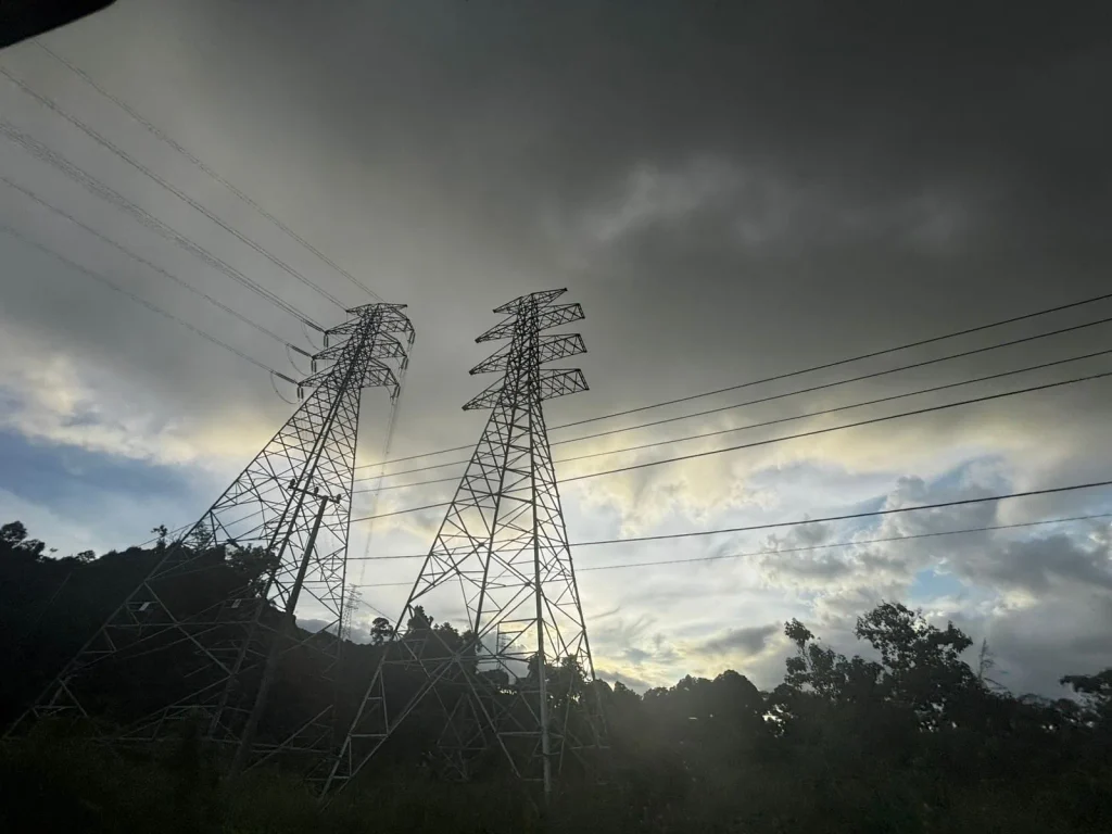 Tower SUTET - Tantangan Iklim Tropis Indonesia - PT HOGN TRANS JAYA